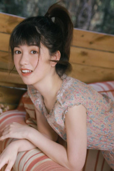 姬小满流眼泪翻白眼流口水的表情